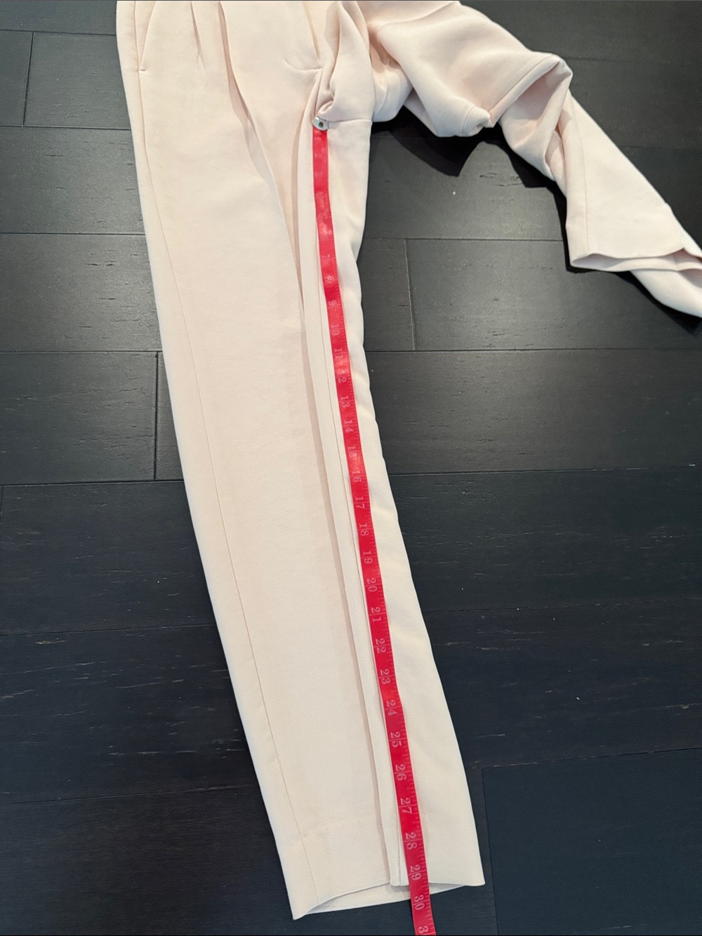 Aritzia Effortless crêpe pants - Picture 6 of 6